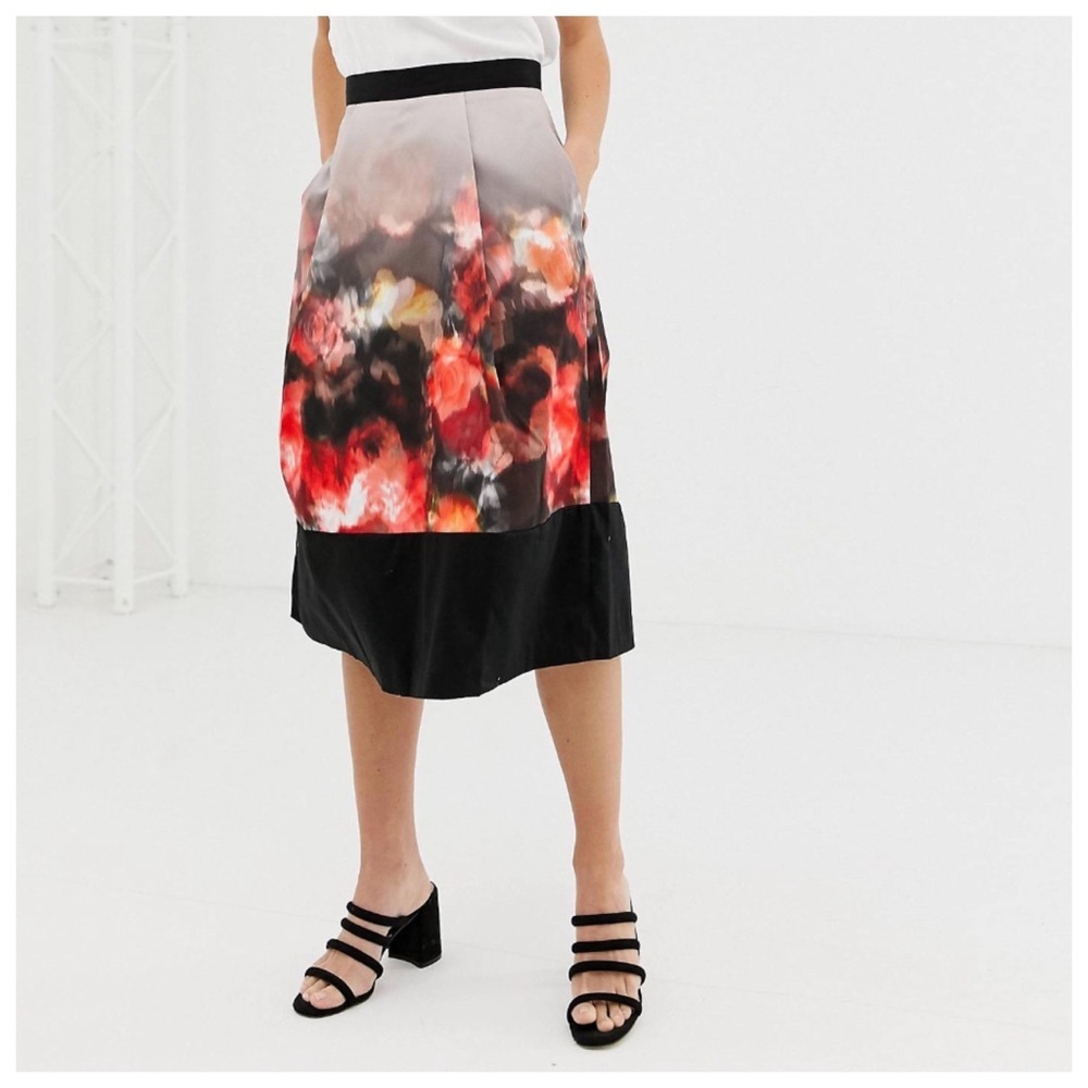 Closet London Floral Skirt with Pockets - Picture 5 of 9